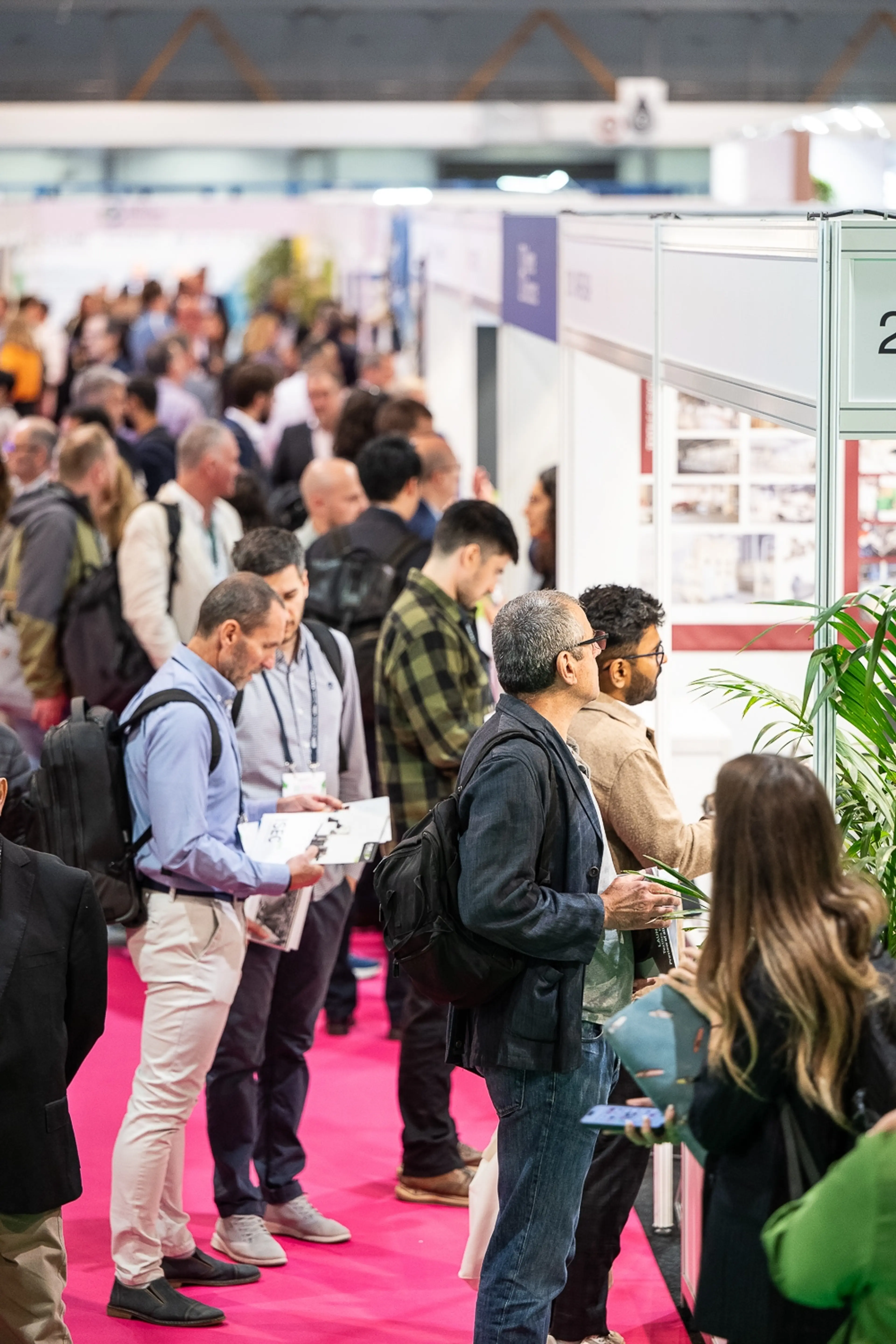 busy show floor at AMI's Textiles Recycling Expo Europe 2025